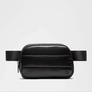 BNWT Lululemon Everywhere Belt Bag 1L Wunder Puff Shine Black Adjustable Strap